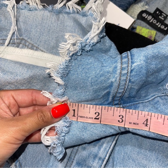 Madewell | Relaxed Denim Shorts Size: 27 - Picture 6 of 6